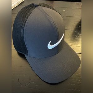 Men’s Nike hat